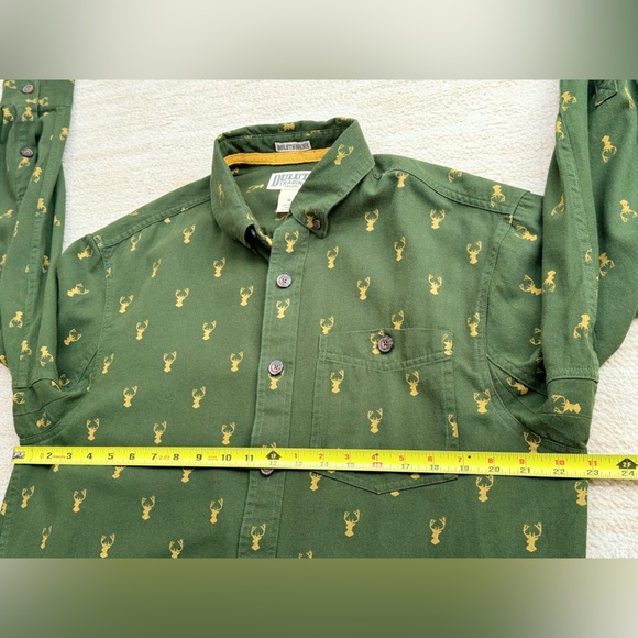 Duluth Untucked Relaxed Fit Button Down Shirt, Deer Head Graphics, Men’s Size M - Picture 8 of 13